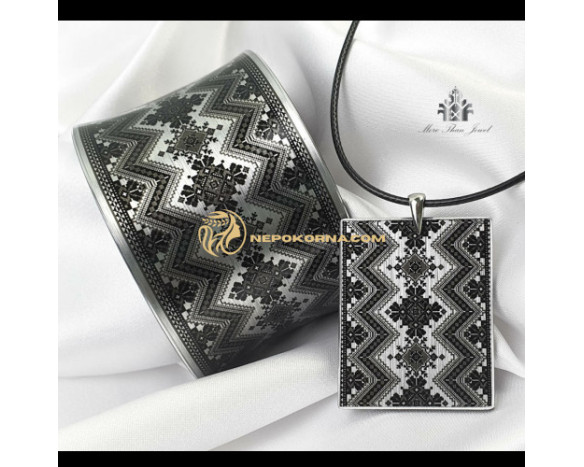 Гривна и колие ДЕСИСЛÐВРграфика Гривна и колие ДЕСИСЛÐВРграфика