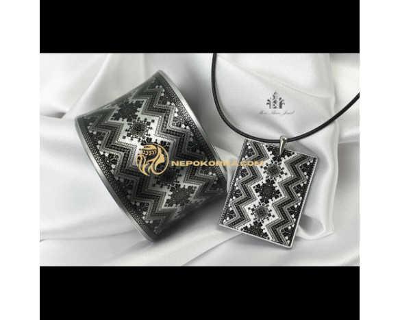 Гривна и колие ДЕСИСЛÐВРграфика Гривна и колие ДЕСИСЛÐВРграфика