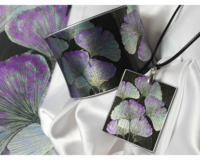 Гривна и колие ГИÐКО БИЛОБРлилаво-черна