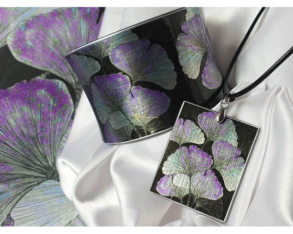 Гривна и колие ГИÐКО БИЛОБРлилаво-черна Гривна и колие ГИÐКО БИЛОБРлилаво-черна